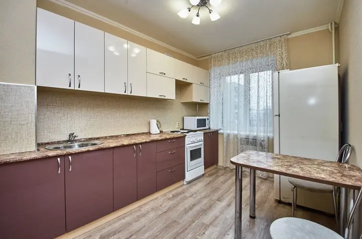 Томск: Трёхкомнатная квартира, ул. Советская 105