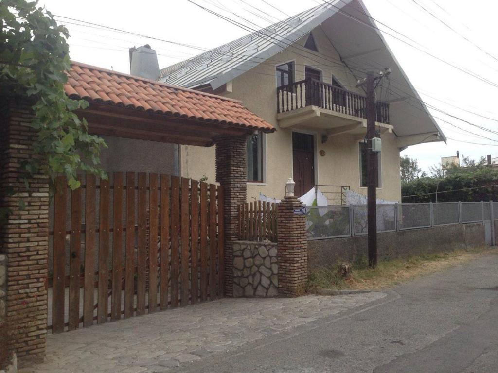 Телави: Guest House New Life