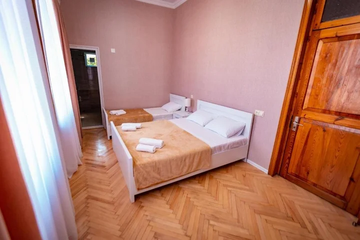 Телави: Kora's Guest House Telavi