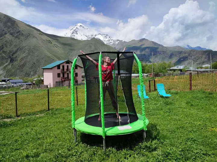 Степанцминда: Апартаменты Twin Cottages Kazbegi
