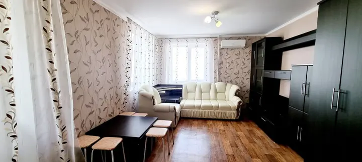 Энгельс: Квартира возле пляжа