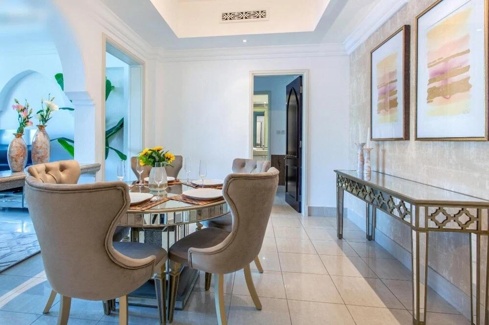 Дубай: Traditional Meets Modern in Downtown