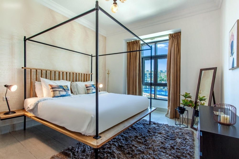 Дубай: Traditional Meets Modern in Downtown