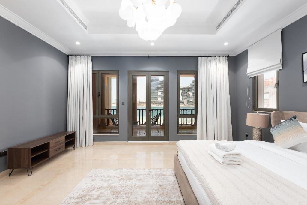 Дубай: Maison Privee - Prvt Pool & Beach! in Luxury Palm Jumeirah Villa