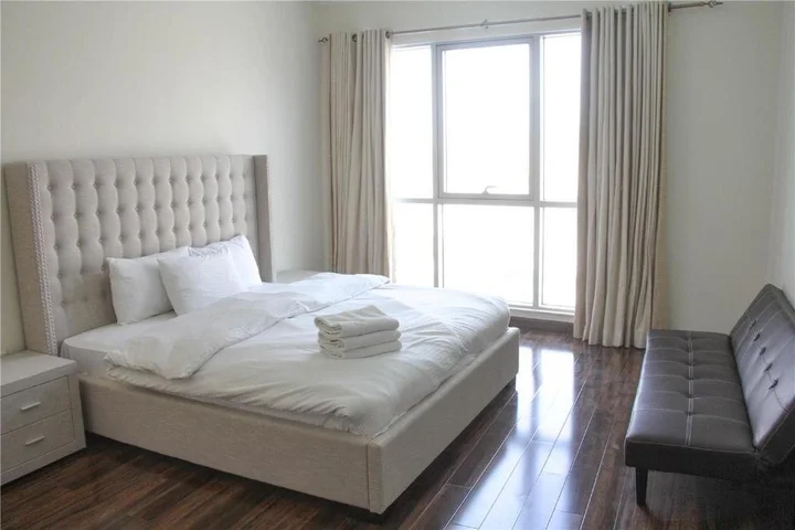 Дубай: Furnished Rentals - The Residences Tower 7