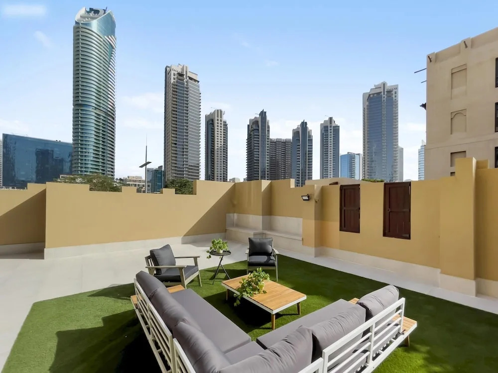 Дубай: 1-br Dazingly lit Downtown