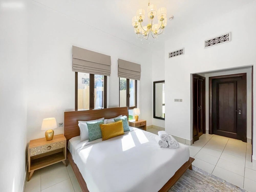 Дубай: 1-br Dazingly lit Downtown