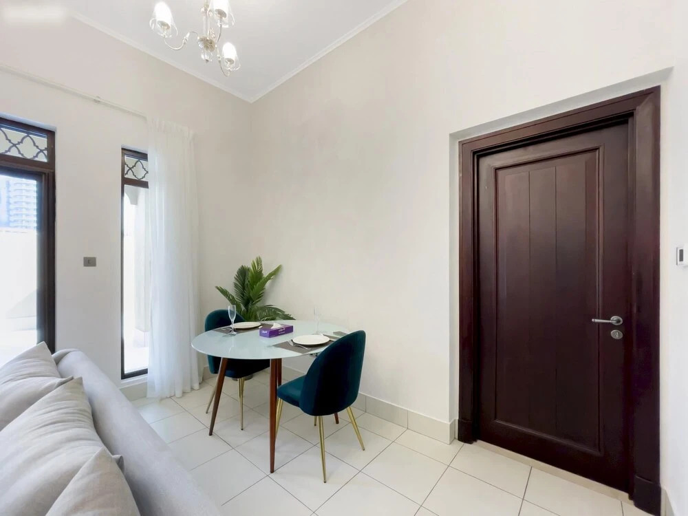 Дубай: 1-br Dazingly lit Downtown