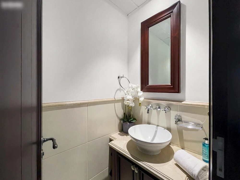 Дубай: 1-br Dazingly lit Downtown