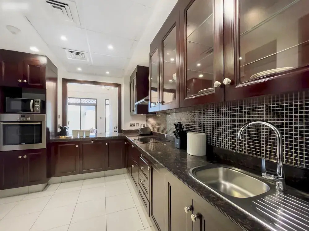 Дубай: 1-br Dazingly lit Downtown