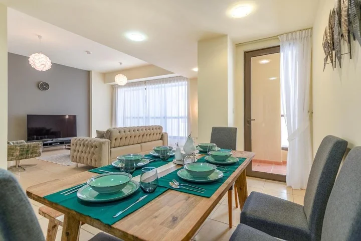 Дубай: Beach and City Lifestyle in 2 Bed Holiday Home JBR