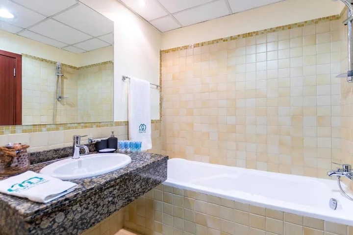 Дубай: Beach and City Lifestyle in 2 Bed Holiday Home JBR