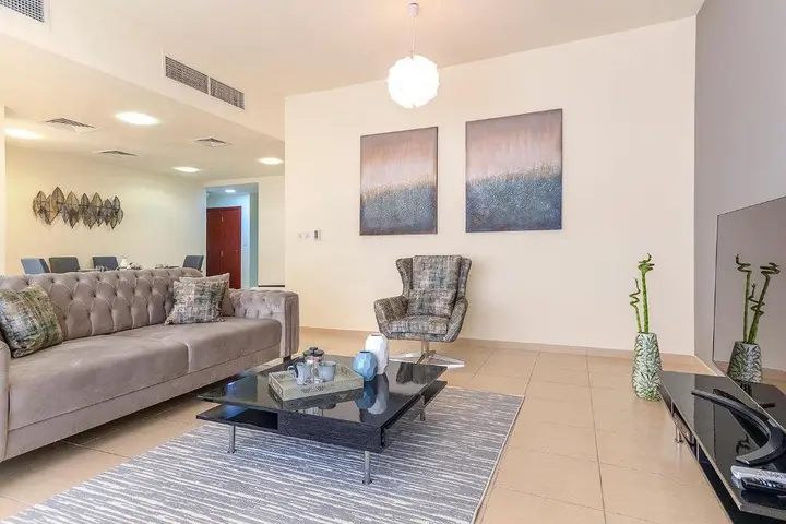 Дубай: Beach and City Lifestyle in 2 Bed Holiday Home JBR