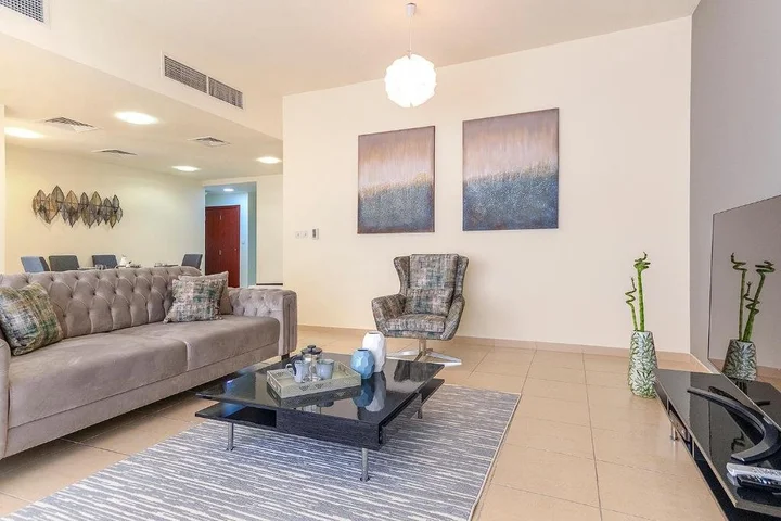 Дубай: Beach and City Lifestyle in 2 Bed Holiday Home JBR