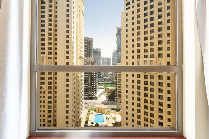 Дубай: Beach and City Lifestyle in 2 Bed Holiday Home JBR