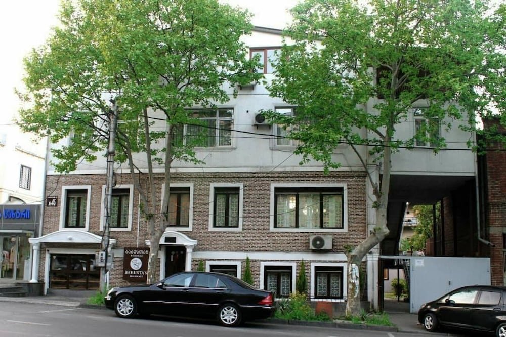 Тбилиси: Aria Green Hotel
