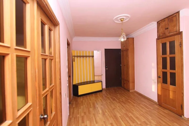 Ереван: RC apartments at 21 Sayat-Nova avenue