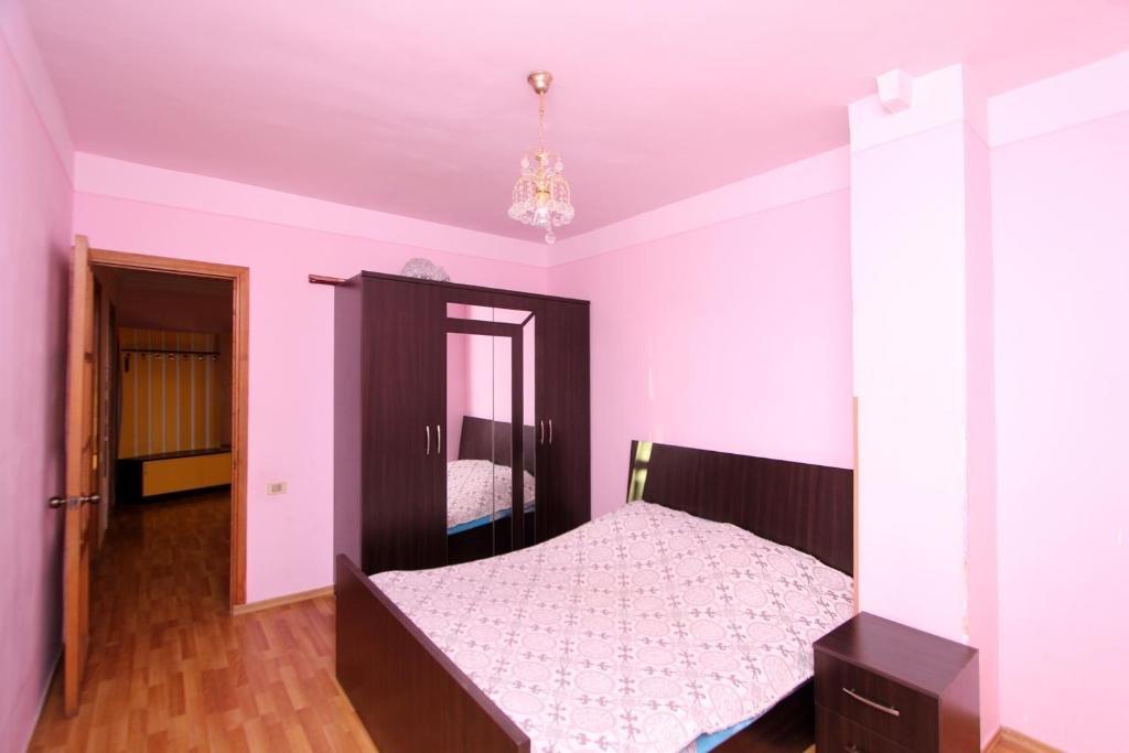 Ереван: RC apartments at 21 Sayat-Nova avenue