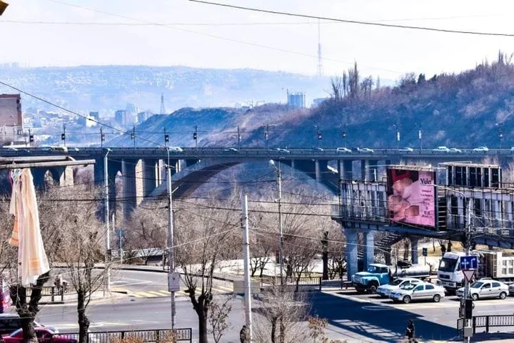 Ереван: Naprotiv Sportivno-Kontsertnogo Kompleksa