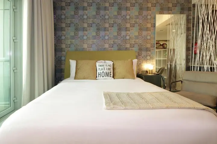 Дубай: Signature Holiday Homes - Elegant Studio Apartment in Arena Apartments