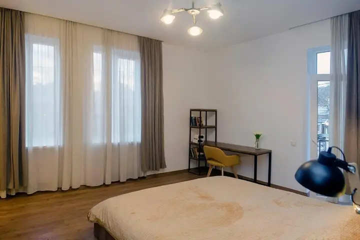 One Bedroom Apartment With Balcony Near Fabrika — фото 3