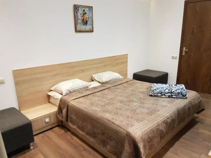 Тбилиси: Flat 8
