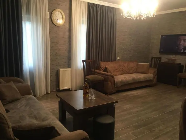 Батуми: Goniona Apartament