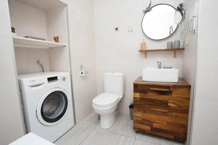 Тбилиси: ? Colorful 1 BR Apt next 2 Rooms Hotel ?