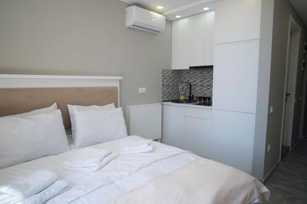 Батуми: Leo Group Apartment 14-307B Sunrise Batumi