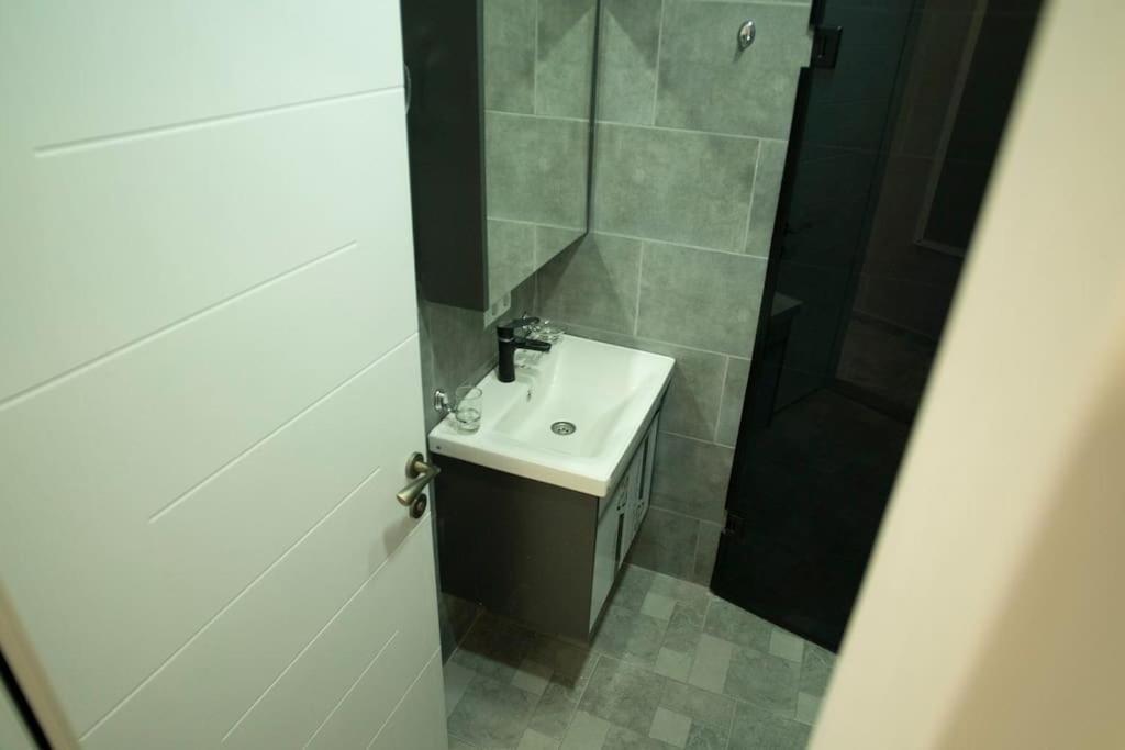 Батуми: Leo Group Apartment 14-307B Sunrise Batumi