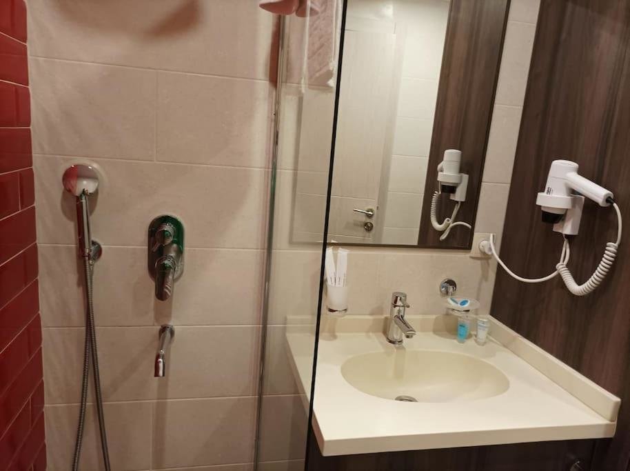 Батуми: Leo Group Apartment 14-308B Sunrise Batumi