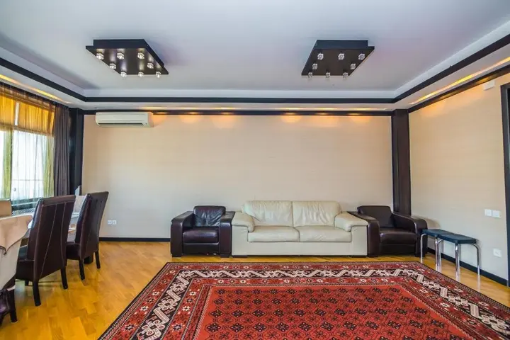 Баку: LUX Apartment near in KFC
