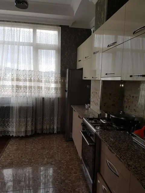 Батуми: Apartment On Chavchavadze Avenue