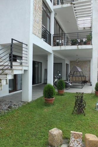 Батуми: Guesthouse White Villa