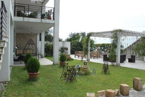 Батуми: Guesthouse White Villa
