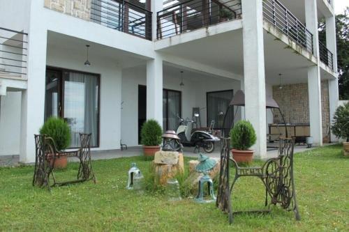 Батуми: Guesthouse White Villa