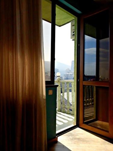 Тбилиси: Hotel Cherry