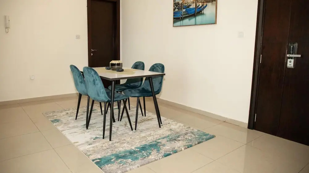 Дубай: Spacious Apartment in Marina Dubai