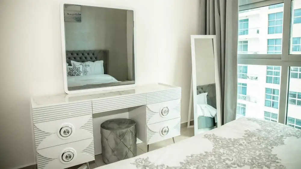 Дубай: Spacious Apartment in Marina Dubai