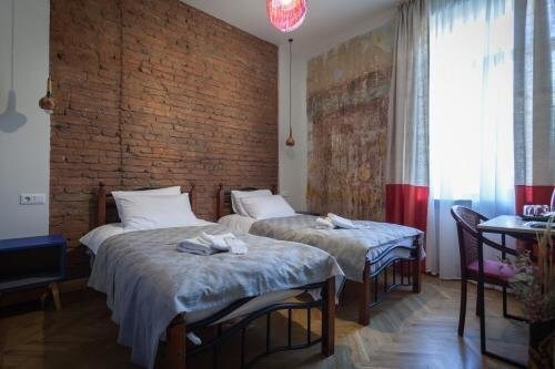 Тбилиси: Bricks Room Hotel