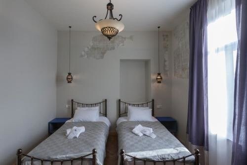 Тбилиси: Bricks Room Hotel