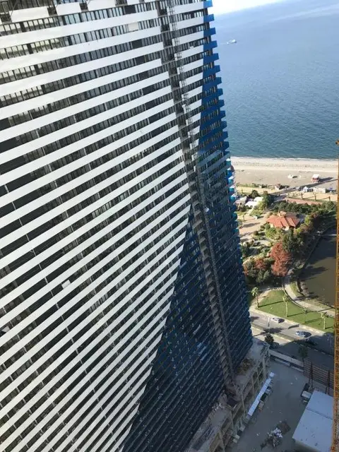 Orbi Twin Towers, hotel — фото 1