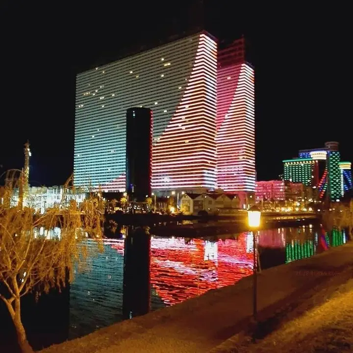 Hotel Orbi City on the beach of Batumi — фото 2