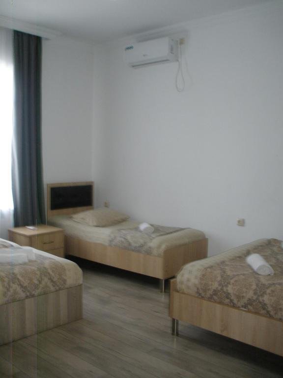 Кобулети: Leon's House