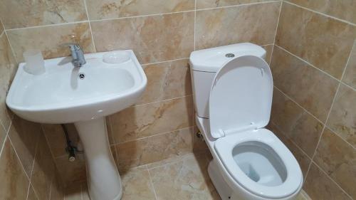 Кобулети: Ninos Haus