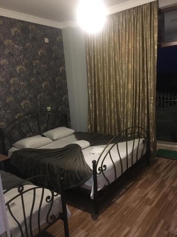Кобулети: hotel twins G&G