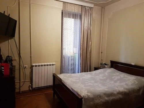 Батуми: Guest House Irina