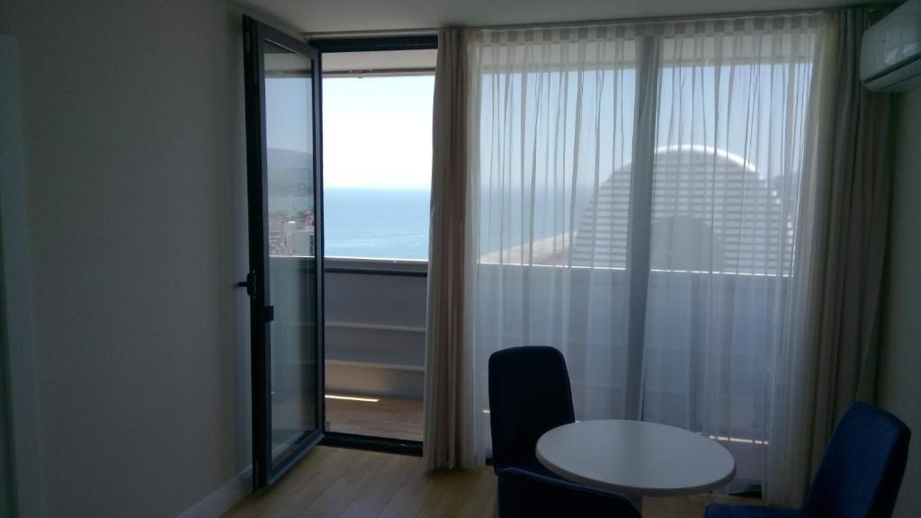 Батуми: Hotel orbi city sea view