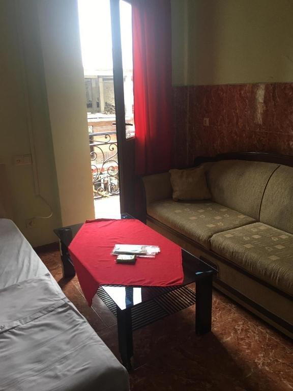 Батуми: Hotel Subtropik