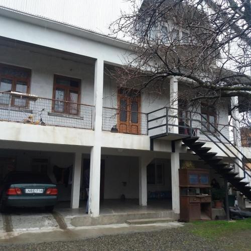Батуми: NN Guesthouse